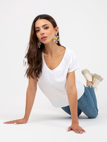 Hurtownia Biały damski t-shirt basic z dekoltem w serek 