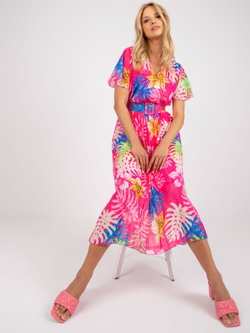 Różowa plisowana sukienka midi w tropikalne printy