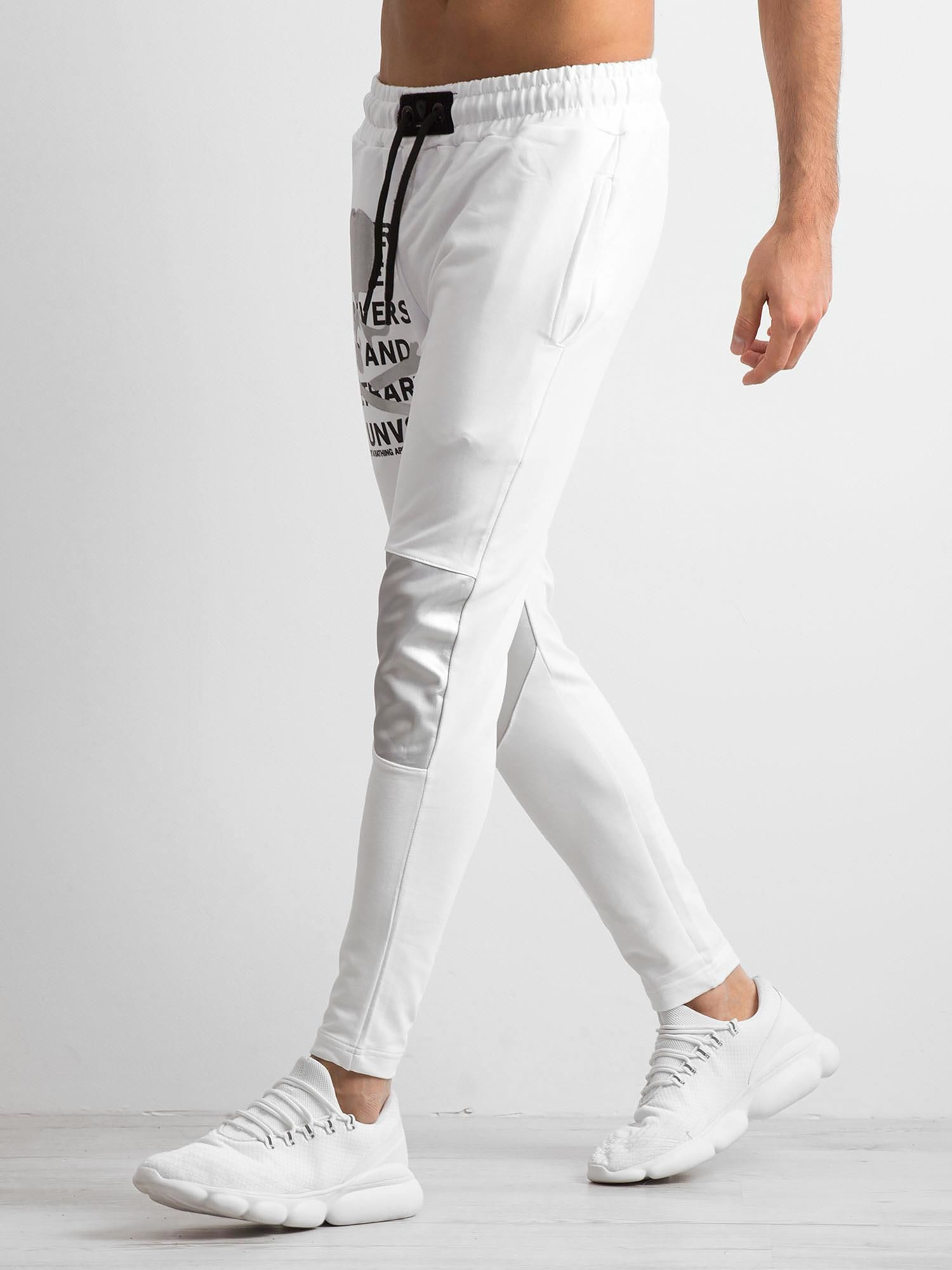 Hurtownia Białe męskie spodnie dresowe z nadrukiem