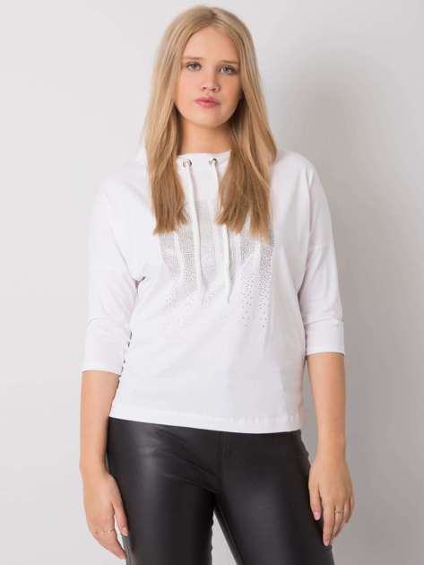 Biała bluzka plus size z aplikacją Teana
                             zdj. 
                            1