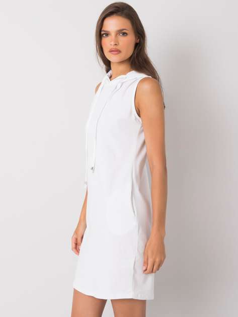 Biała sukienka z kapturem Molly RUE PARIS
                             zdj. 
                            3