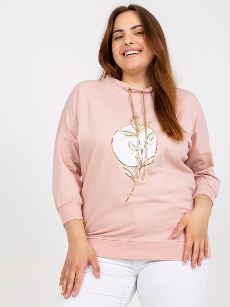 Brudnoróżowa bluzka plus size z rękawem 3/4 i nadrukiem 