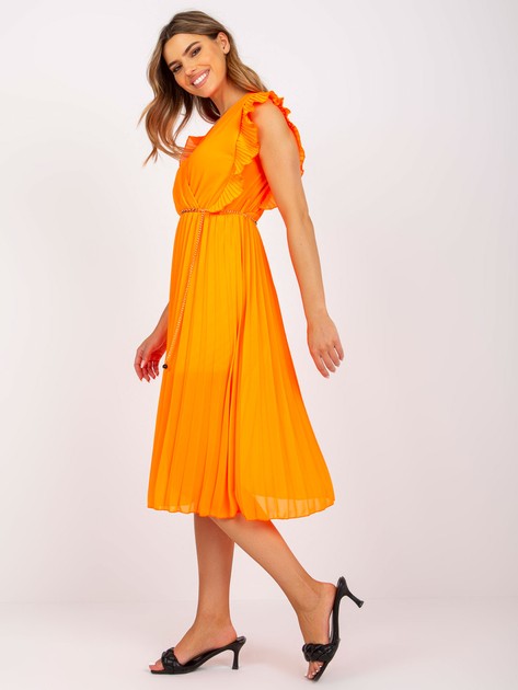 Fluo pomarańczowa zwiewna sukienka midi z plisowaniem 