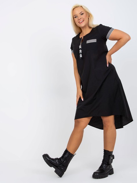 Czarna bawełniana sukienka plus size z krótkim rękawem 