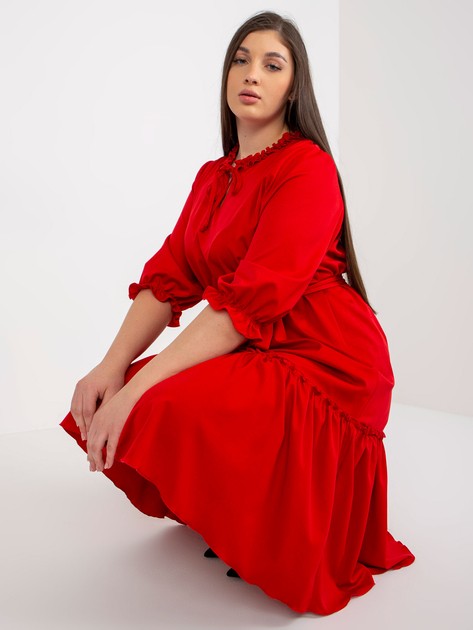 Hurt Czerwona rozkloszowana sukienka plus size z falbaną