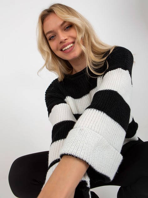 Hurtownia Czarno-ecru damski sweter oversize w paski 