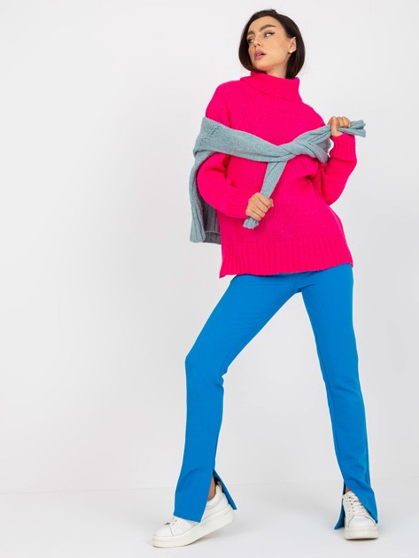 Hurtownia online Fluo różowy luźny sweter z golfem z wełną  