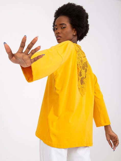 Jasnopomarańczowa bluzka z koronkową wstawką Sylvie RUE PARIS 
                             zdj. 
                            1