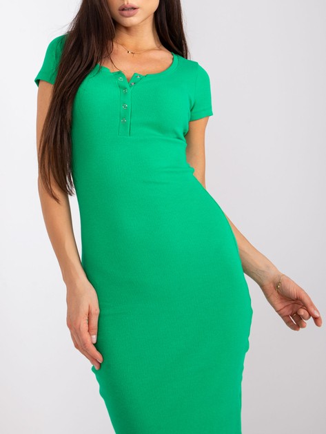 Zielona dopasowana sukienka w prążek Netrice RUE PARIS
                             zdj. 
                            2