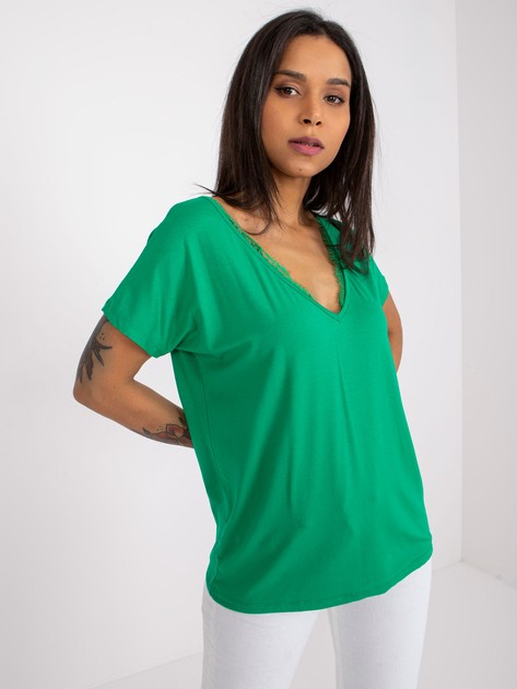 Zielony damski t-shirt z koronką Aileen 
                             zdj. 
                            2