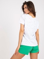 Biały ażurowy t-shirt z trójkątnym dekoltem
                                 zdj. 
                                4
