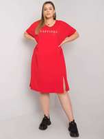 Czerwona sukienka plus size z rozcięciem Lucy 
                                 zdj. 
                                3