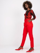 Czerwone spodnie eleganckie z paskiem Giulia
                                 zdj. 
                                3