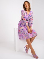 Fioletowa sukienka plisowana w kwiaty Annie 
                                 zdj. 
                                3