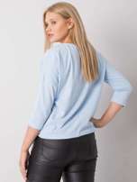 Jasnoniebieska bluzka damska plus size z nadrukiem Vertise 
                                 zdj. 
                                4