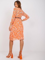 Pomarańczowa zwiewna sukienka midi z długim rękawem Girona 
                                 zdj. 
                                5
