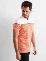Pomarańczowy t-shirt męski w paski
                                 zdj. 
                                3