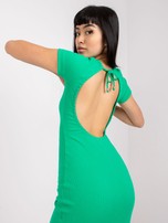 Zielona prążkowana sukienka z krótkim rękawem Nora RUE PARIS
                                 zdj. 
                                2