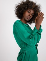 Zielona sukienka szmizjerka midi z imitacji satyny Inga RUE PARIS 
                                 zdj. 
                                4