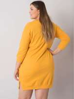 Żółta sukienka plus size z kieszeniami Susan 
                                 zdj. 
                                4