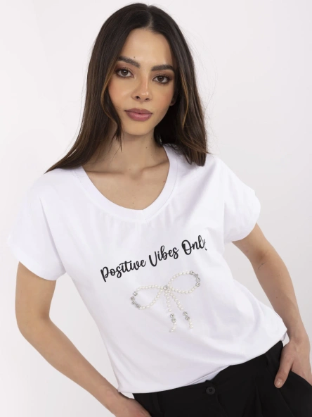 Biały t-shirt z aplikacją w kształcie kokardki 