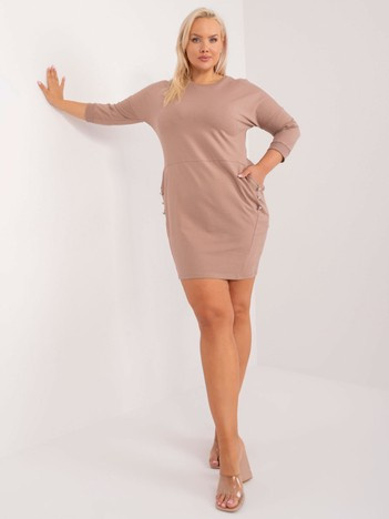 Hurt Ciemnobeżowa sukienka plus size z kieszeniami